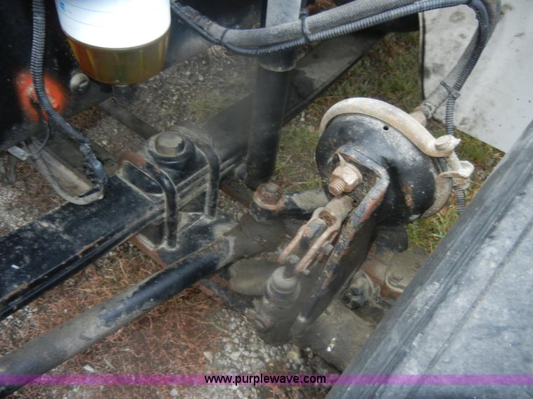 image for item D4561 2002 Freightliner FL70