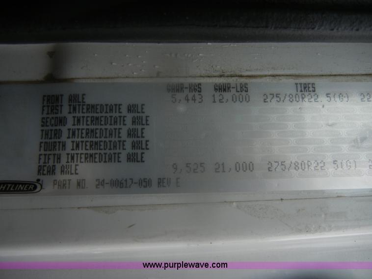 image for item D4561 2002 Freightliner FL70