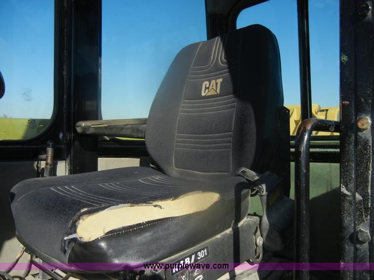 image for item D4583 1998 Caterpillar TH103 telehandler
