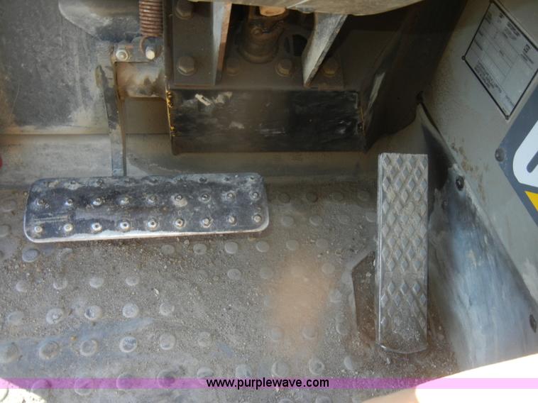 image for item D4583 1998 Caterpillar TH103 telehandler