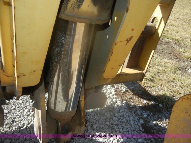 image for item D4583 1998 Caterpillar TH103 telehandler
