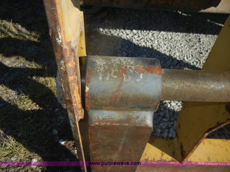 image for item D4583 1998 Caterpillar TH103 telehandler