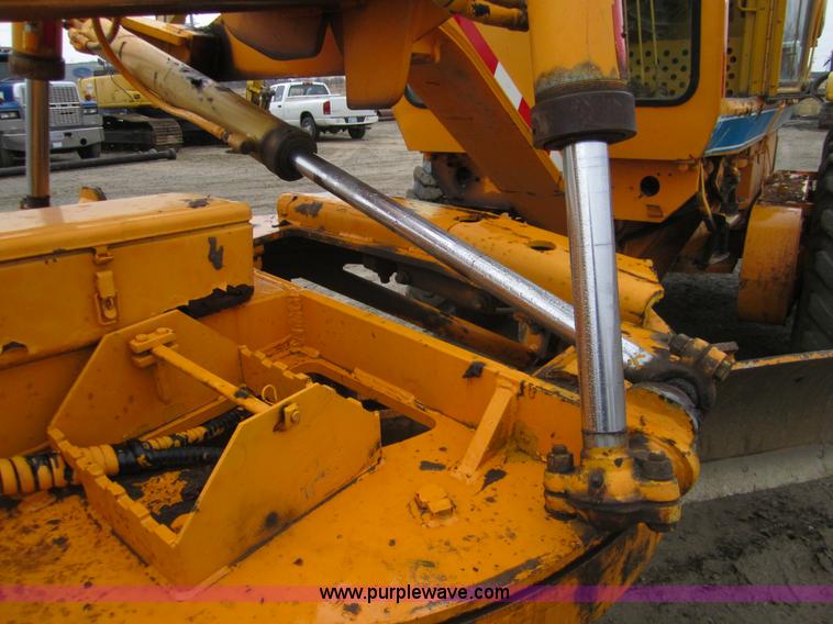 image for item D5760 1987 Dresser A500E motor grader