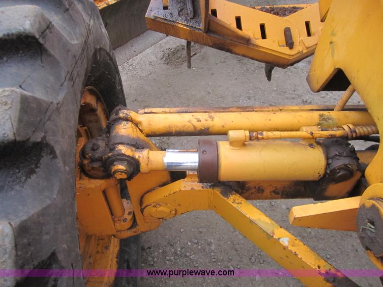 image for item D5760 1987 Dresser A500E motor grader