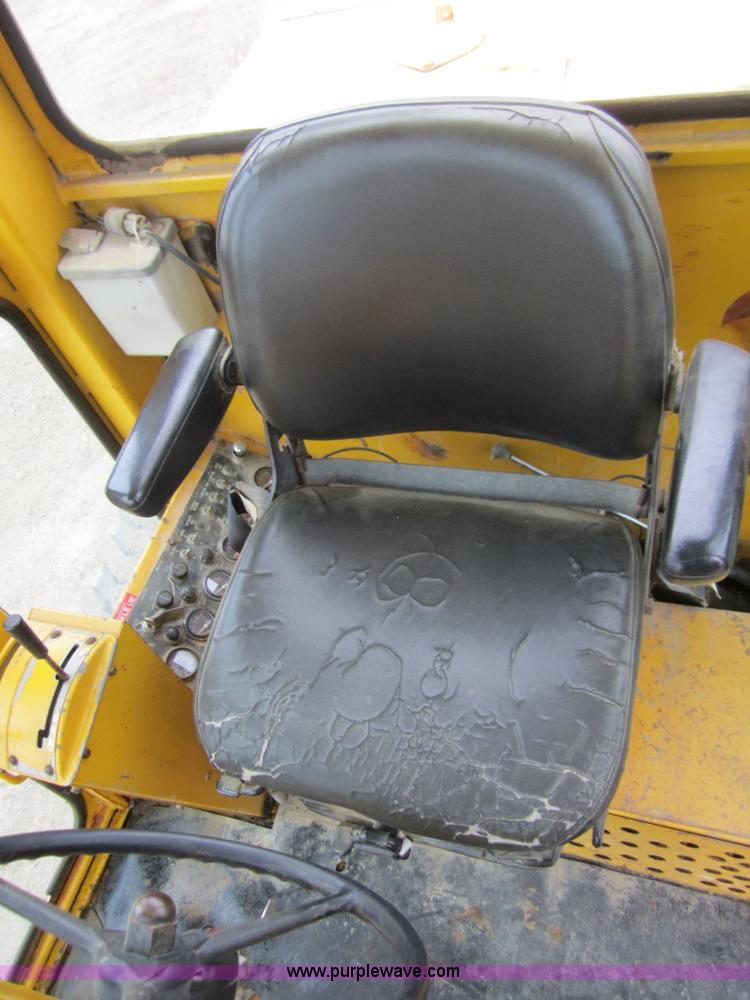 image for item D5760 1987 Dresser A500E motor grader