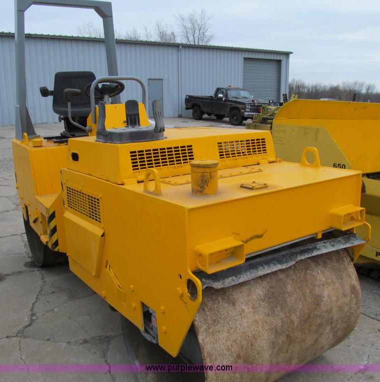 image for item D7062 Case W252 Vibromax dual drum vibratory roller