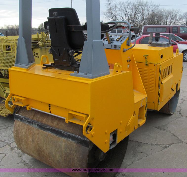 image for item D7062 Case W252 Vibromax dual drum vibratory roller