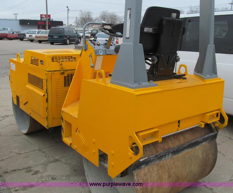 image for item D7062 Case W252 Vibromax dual drum vibratory roller