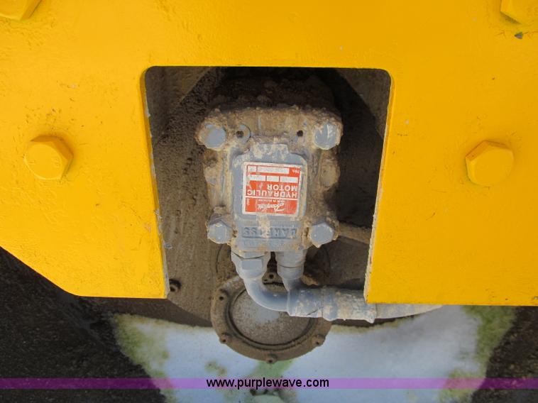 image for item D7062 Case W252 Vibromax dual drum vibratory roller