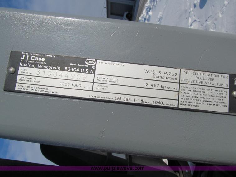 image for item D7062 Case W252 Vibromax dual drum vibratory roller