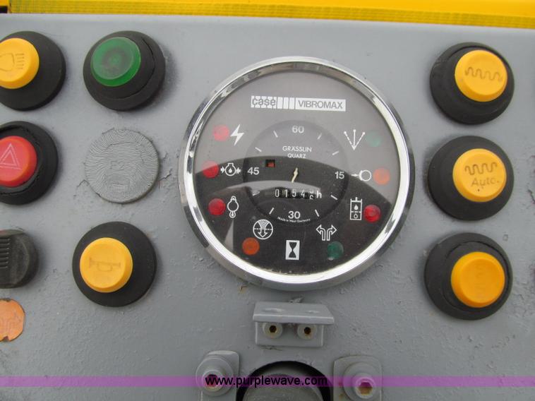 image for item D7062 Case W252 Vibromax dual drum vibratory roller