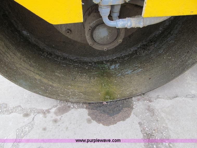 image for item D7062 Case W252 Vibromax dual drum vibratory roller