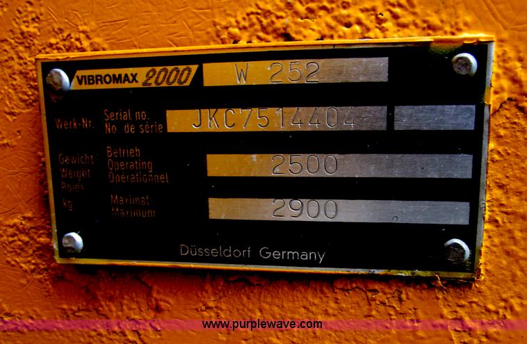 image for item D7062 Case W252 Vibromax dual drum vibratory roller