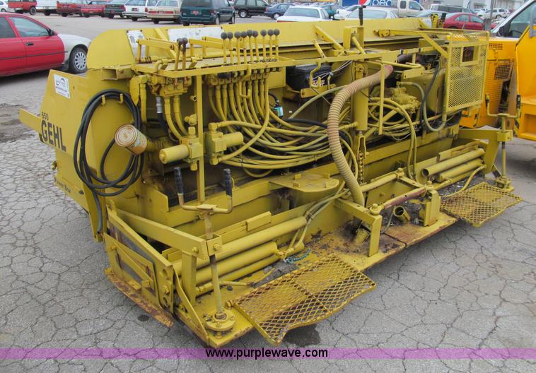 image for item D7063 Gehl 650 Powerbox asphalt paver
