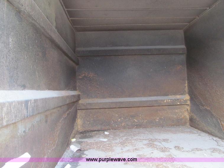 image for item D7064 1984 Ford boom truck