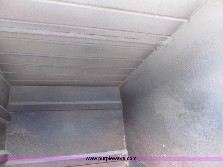 image for item D7064 1984 Ford boom truck