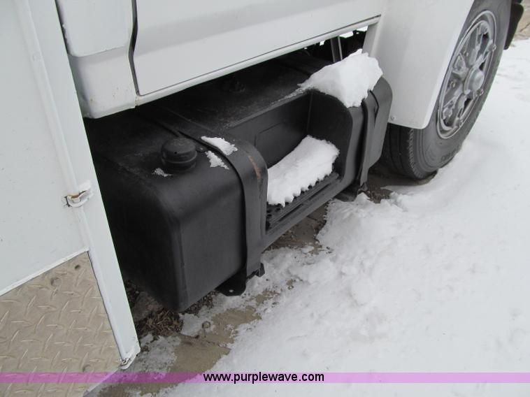 image for item D7064 1984 Ford boom truck