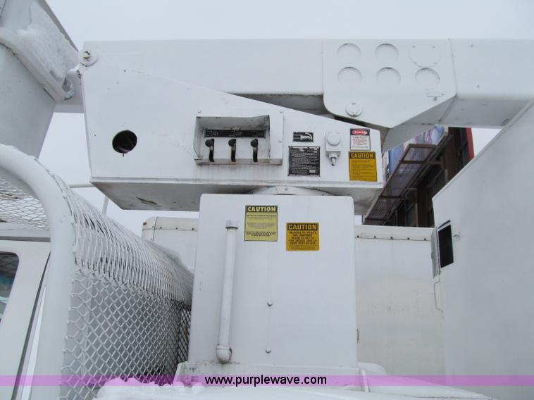 image for item D7064 1984 Ford boom truck