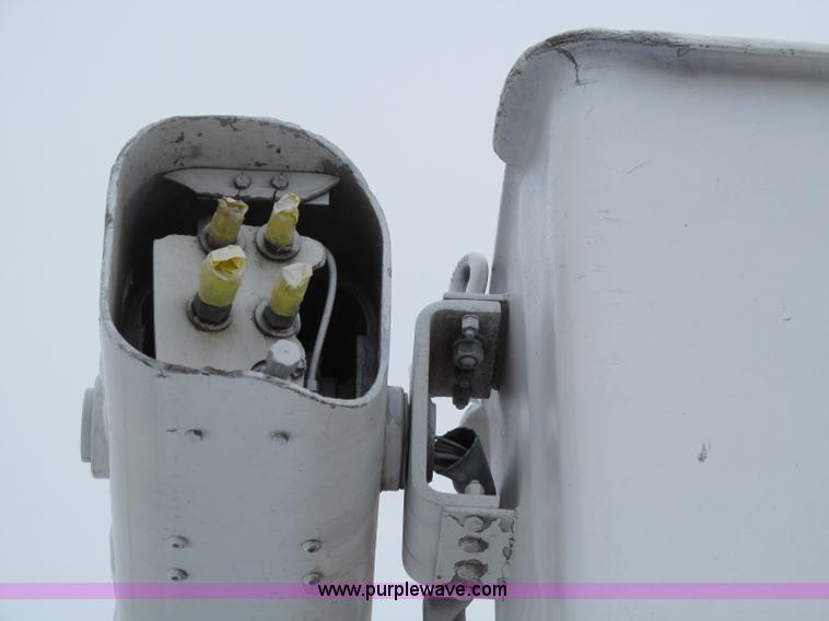 image for item D7064 1984 Ford boom truck