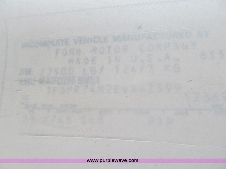 image for item D7064 1984 Ford boom truck