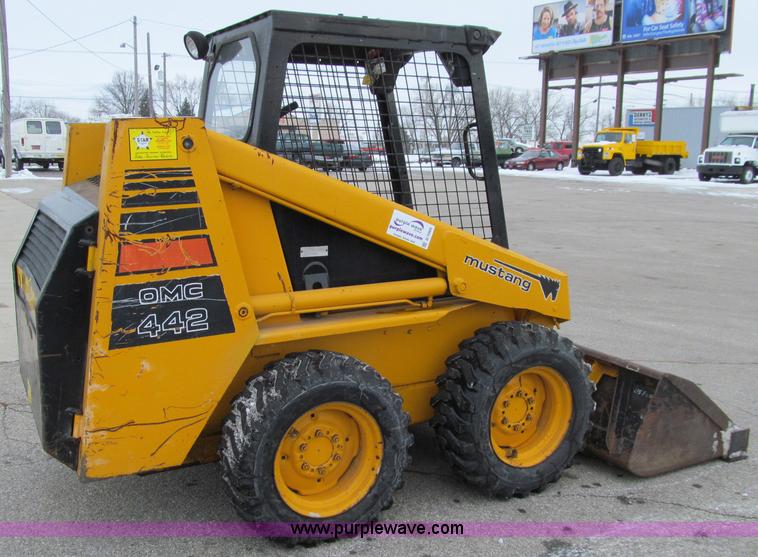 image for item D7069 Mustang 442 skid steer