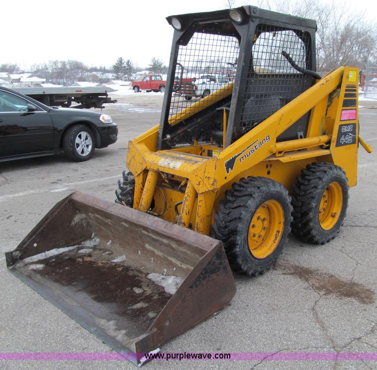 image for item D7069 Mustang 442 skid steer