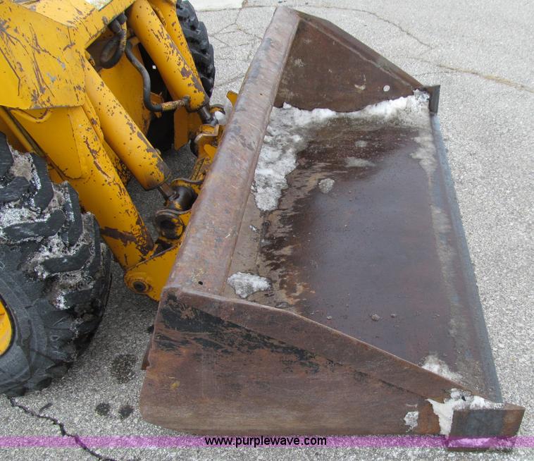 image for item D7069 Mustang 442 skid steer