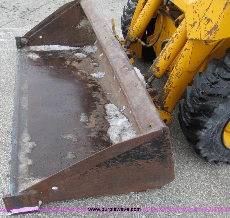 image for item D7069 Mustang 442 skid steer