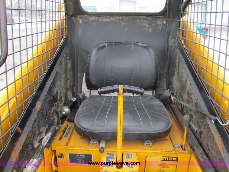 image for item D7069 Mustang 442 skid steer