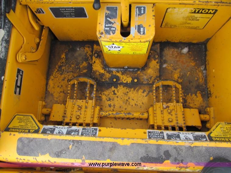 image for item D7069 Mustang 442 skid steer