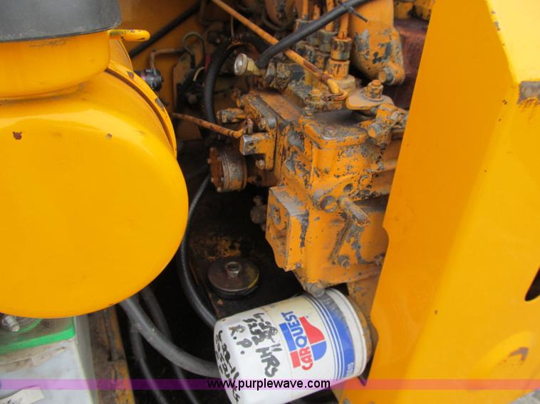 image for item D7069 Mustang 442 skid steer