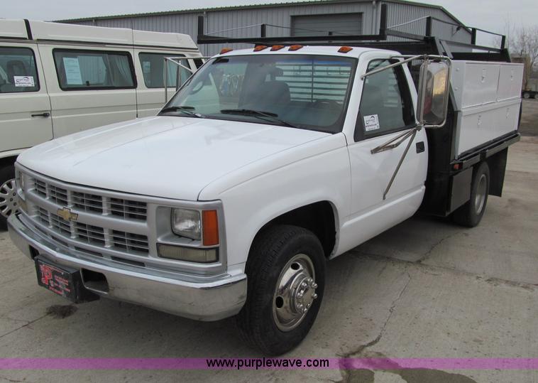 image for item D7073 1995 Chevrolet 3500 service truck