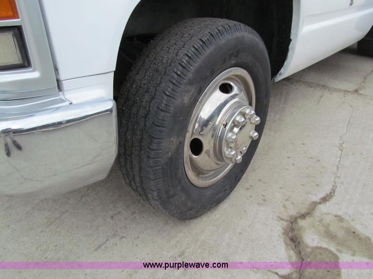 image for item D7073 1995 Chevrolet 3500 service truck