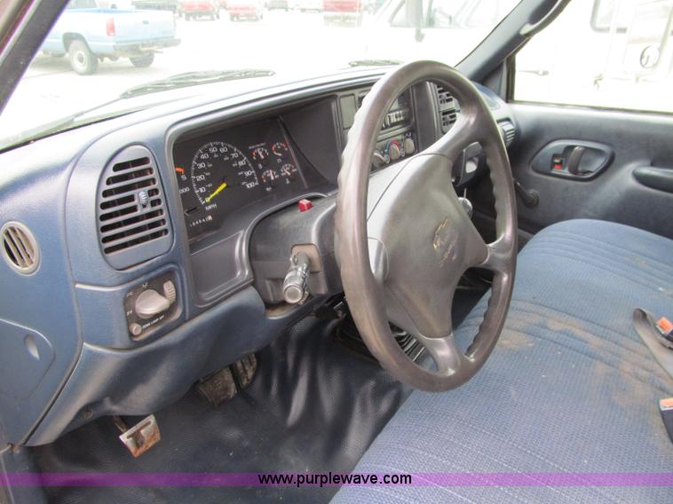 image for item D7073 1995 Chevrolet 3500 service truck