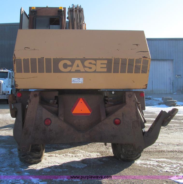 image for item E3639 1985 Case 1085B Cruz-Air mobile excavator