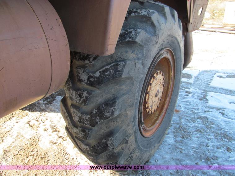 image for item E3639 1985 Case 1085B Cruz-Air mobile excavator