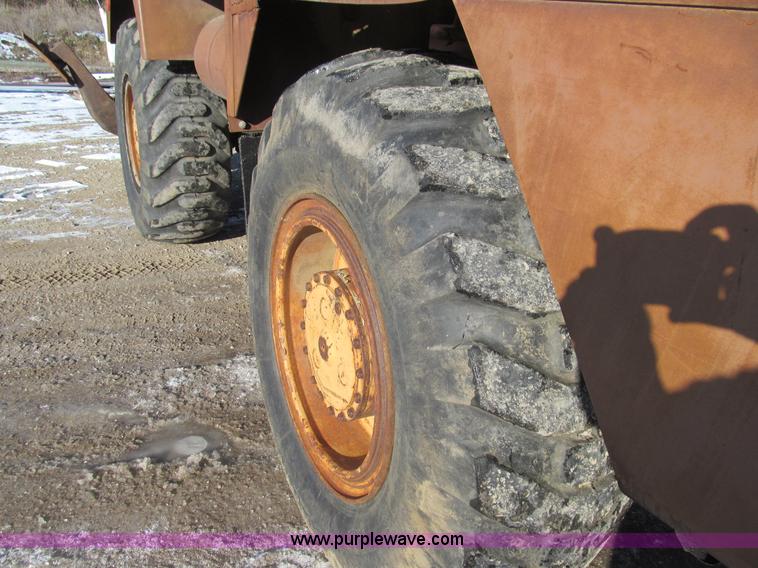 image for item E3639 1985 Case 1085B Cruz-Air mobile excavator