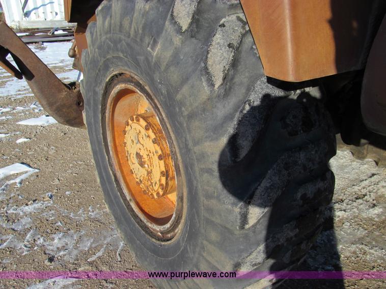 image for item E3639 1985 Case 1085B Cruz-Air mobile excavator