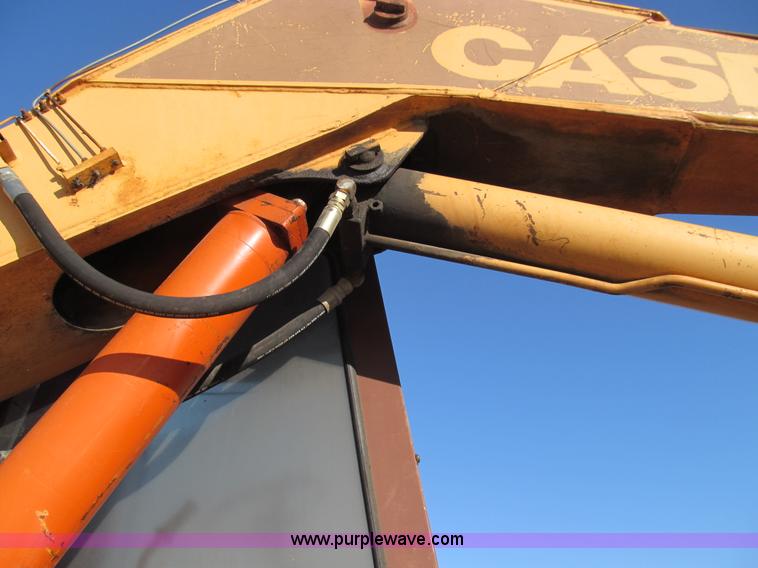 image for item E3639 1985 Case 1085B Cruz-Air mobile excavator