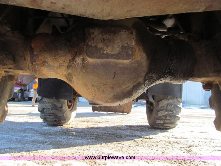 image for item E3639 1985 Case 1085B Cruz-Air mobile excavator