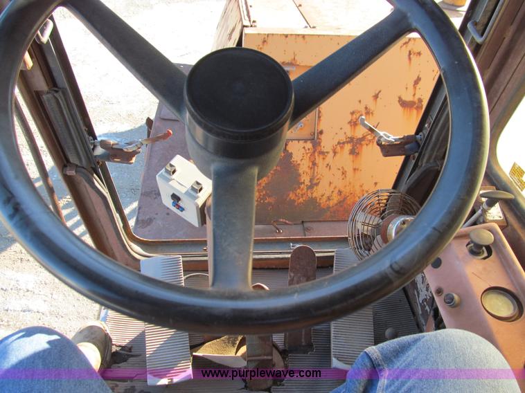 image for item E3639 1985 Case 1085B Cruz-Air mobile excavator