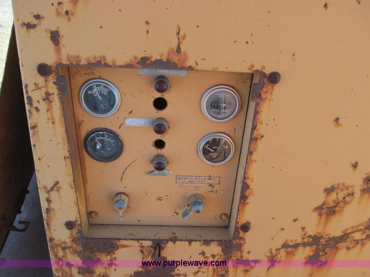 image for item E3639 1985 Case 1085B Cruz-Air mobile excavator