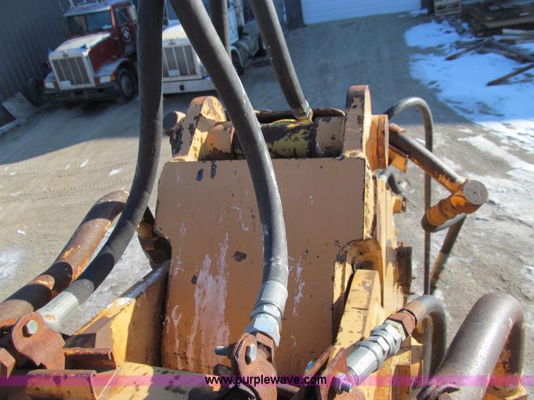 image for item E3639 1985 Case 1085B Cruz-Air mobile excavator