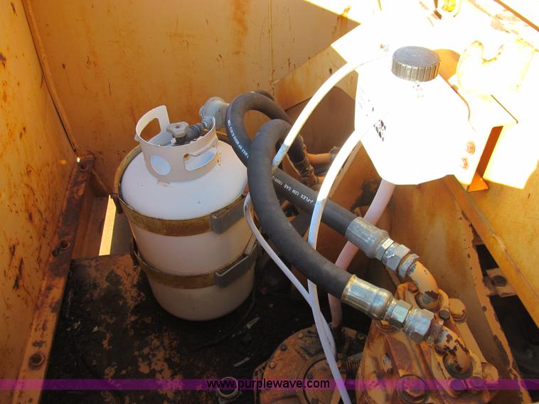 image for item E3639 1985 Case 1085B Cruz-Air mobile excavator