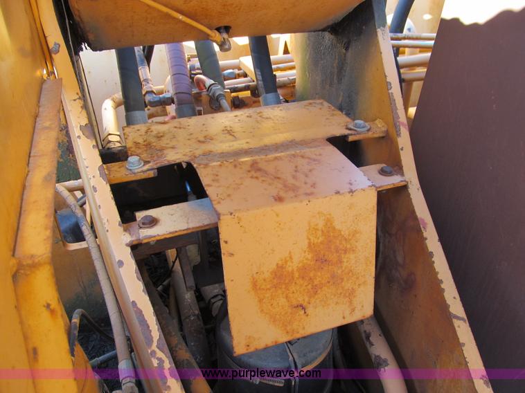 image for item E3639 1985 Case 1085B Cruz-Air mobile excavator