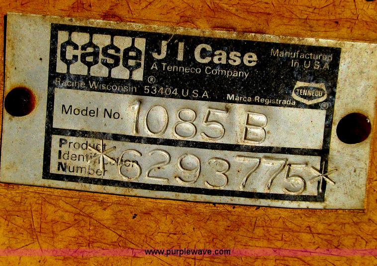 image for item E3639 1985 Case 1085B Cruz-Air mobile excavator