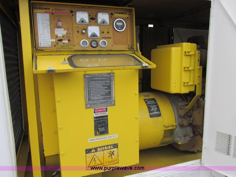image for item E7019 Caterpillar 250 kVA/200 kW continuous output generator set