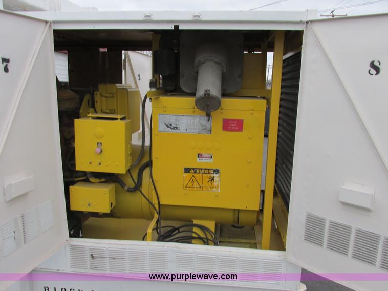 image for item E7019 Caterpillar 250 kVA/200 kW continuous output generator set