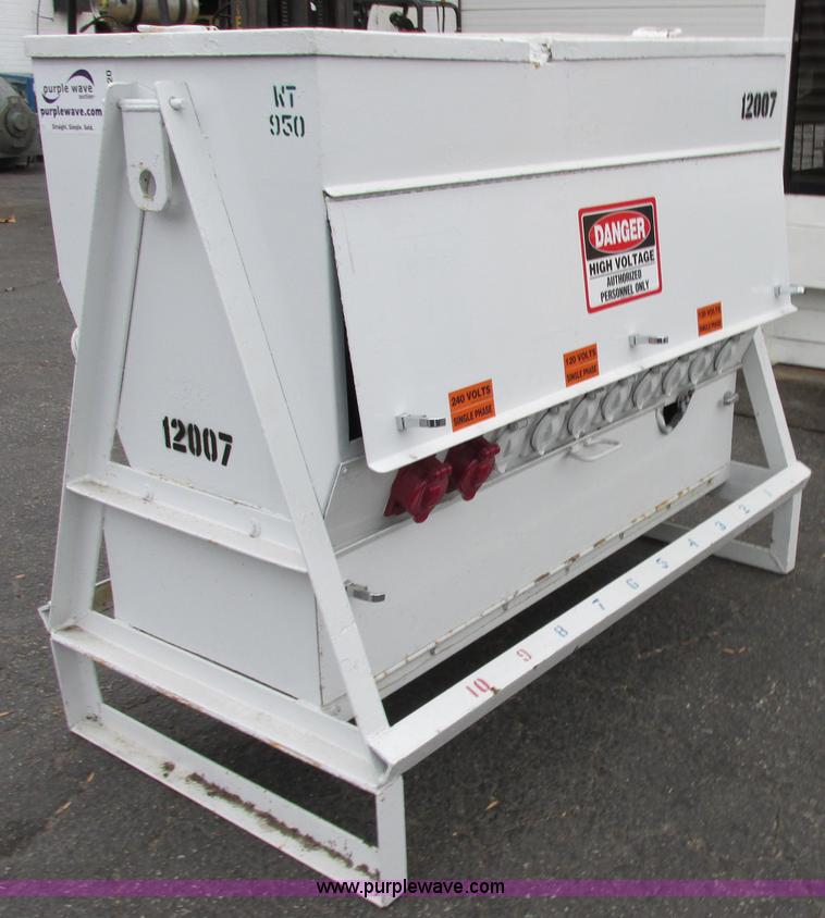 image for item E7019 Caterpillar 250 kVA/200 kW continuous output generator set