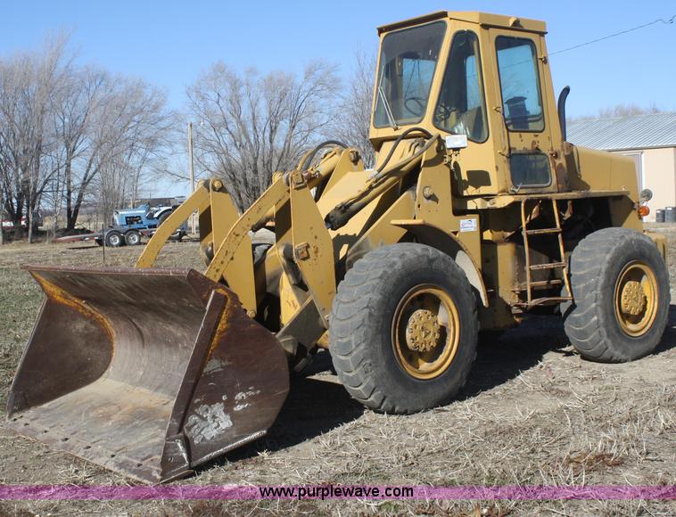 image for item F2867 1973 Allis Chalmers 605B wheel loader